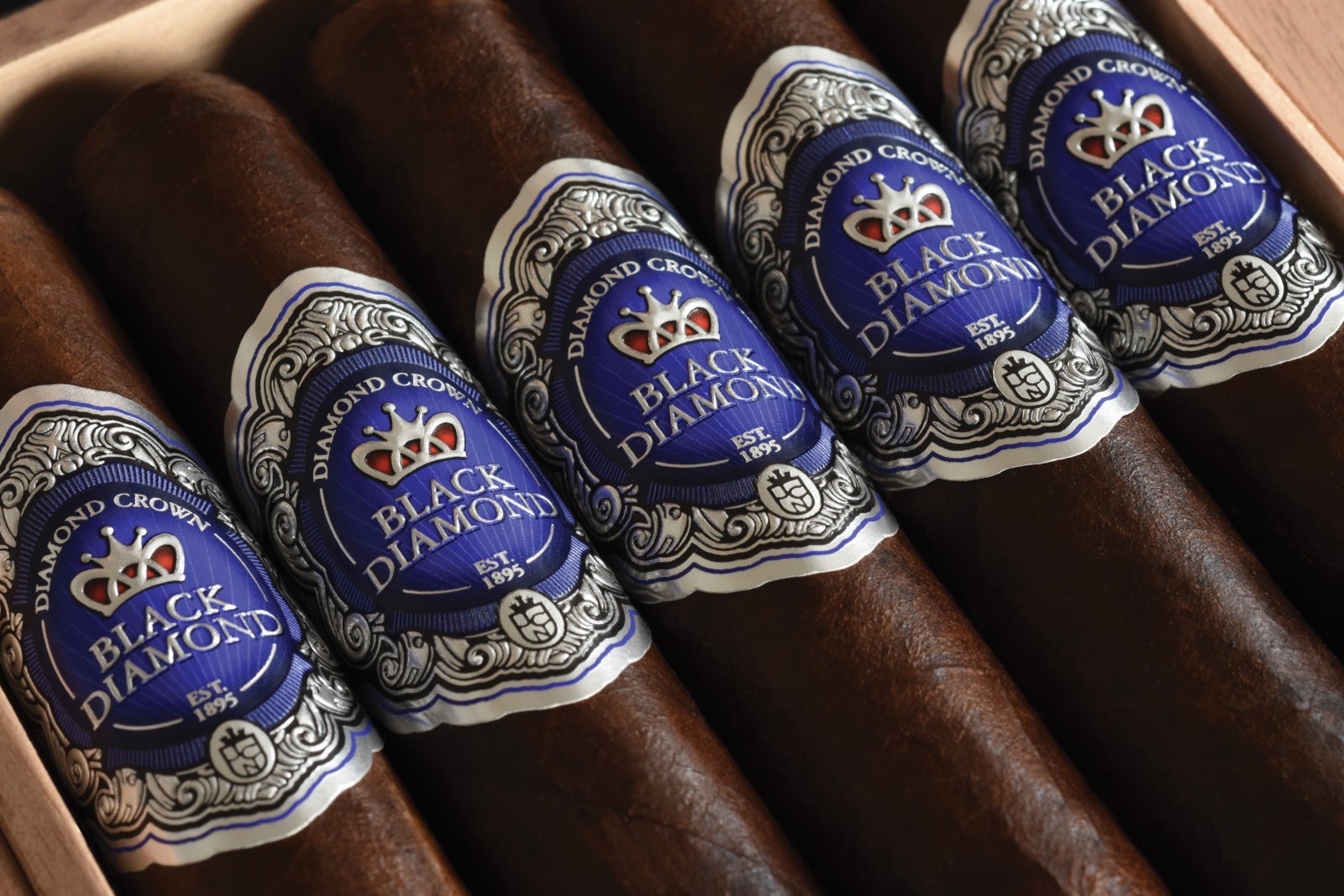 Cigar Review: The Black Diamond – Diamond Crown Cigars